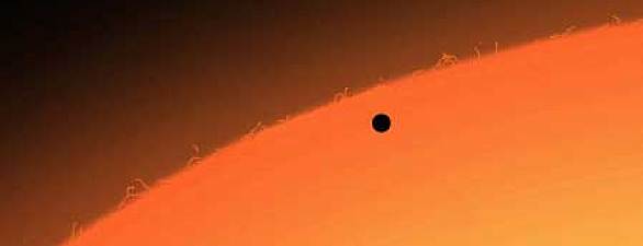 The small disk of Mercury on the disk of the Sun | Image © ESO